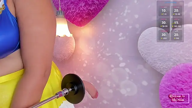 Snapshot of megann__up chatting on 09.26.25 megann  up online show from 09.26.25