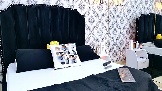 Angelique Angell online show from 01.10.26