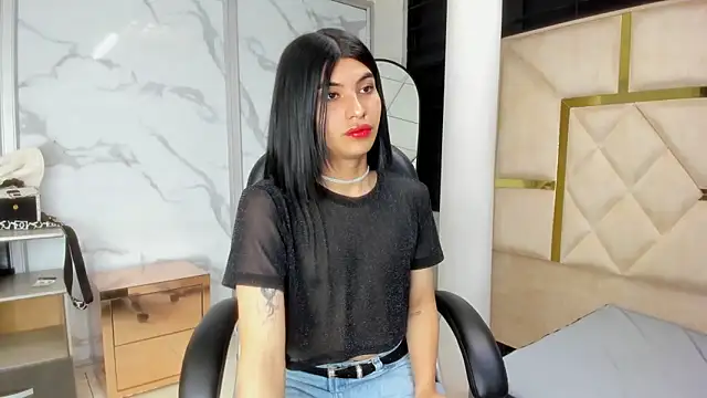 Snapshot of Allisonts69 chatting on 12.18.25 Allisonts69 online show from 12.18.25