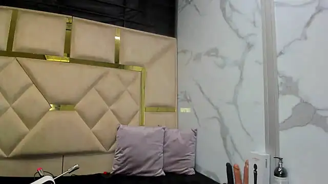 Snapshot of Allisonts69 chatting on 03.17.26 Allisonts69 online show from 03.17.26