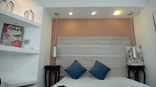 AlexandraCambell online show from 10.27.25