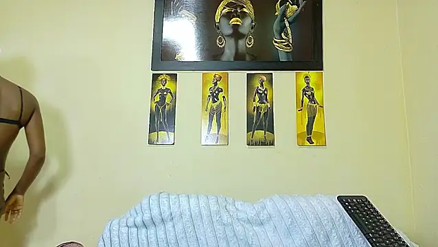 AlexandraCambell online show from 08.04.26