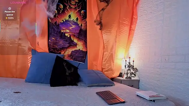 Snapshot of angel__red_ chatting on 10.06.25 angel  red  online show from 10.06.25