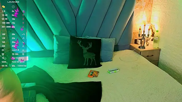 Snapshot of angel__red_ chatting on 10.09.25 angel  red  online show from 10.09.25