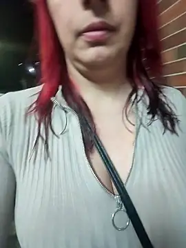 Snapshot of angel__red_ chatting on 10.29.25 angel  red  online show from 10.29.25