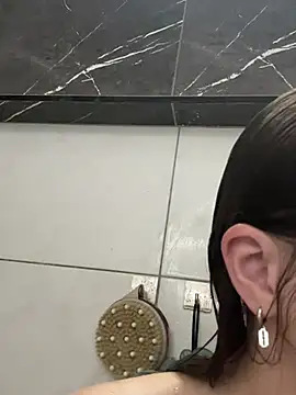 LilyIrons online show from 06.04.26