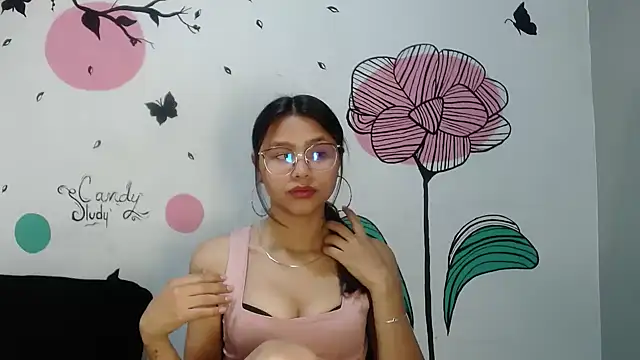 SofieLove 01 online show from 10.15.25