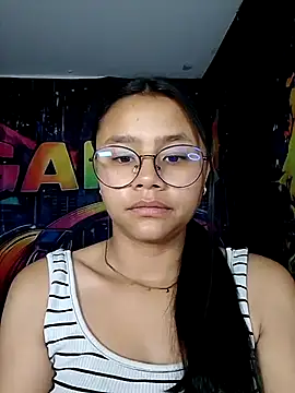 SofieLove 01 online show from 05.05.26