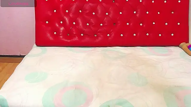 Snapshot of wonderfuldiana chatting on 11.09.25 wonderfuldiana online show from 11.09.25