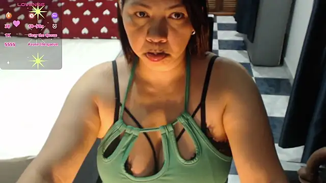 Snapshot of hiilarybrown chatting on 02.13.26 hiilarybrown online show from 02.13.26