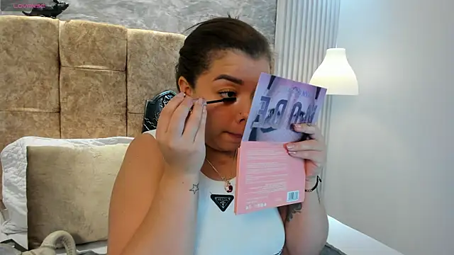 leilapons online show from 10.31.25