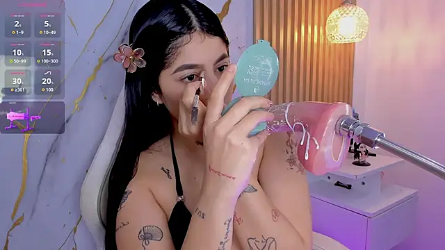 alissaowens  online show from 06.19.26