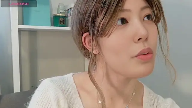 Snapshot of Nana_with chatting on 02.15.26 Nana with online show from 02.15.26