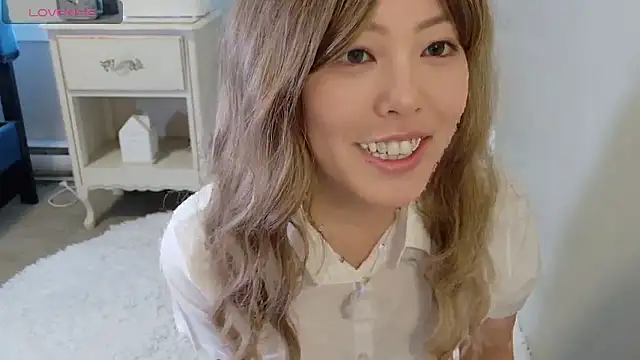 Snapshot of Nana_with chatting on 03.11.26 Nana with online show from 03.11.26