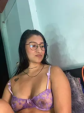 EVAH LEE  online show from 04.23.26
