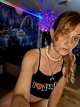 PeachyAriel online show from 05.06.26