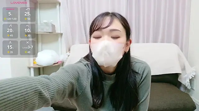 yuu-chan  online show from 11.28.25