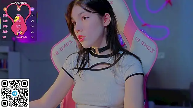 Snapshot of Sophie_SkyAngel chatting on 02.18.26 Sophie SkyAngel online show from 02.18.26