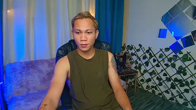 Snapshot of princenavheen chatting on 05.26.26 princenavheen online show from 05.26.26
