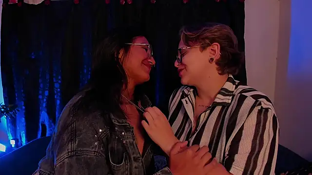 Snapshot of CrazyCakes_ chatting on 10.09.25 CrazyCakes  online show from 10.09.25