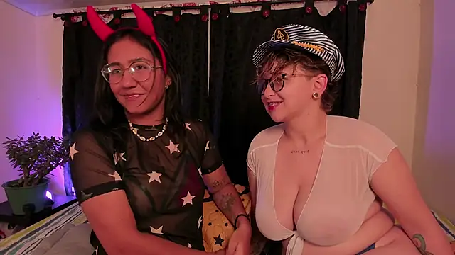 Snapshot of CrazyCakes_ chatting on 10.29.25 CrazyCakes  online show from 10.29.25