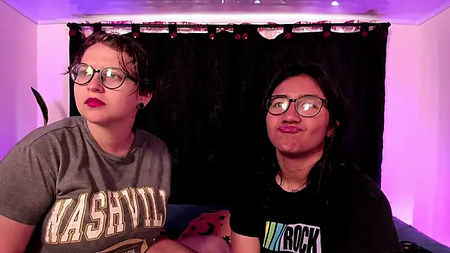 Snapshot of CrazyCakes_ chatting on 02.14.26 CrazyCakes online show from 02.14.26