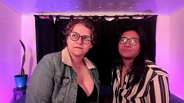 Snapshot of CrazyCakes_ chatting on 02.21.26 CrazyCakes online show from 02.21.26