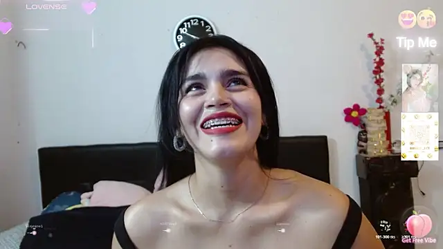 Snapshot of angelly__kate chatting on 11.19.25 angelly kate online show from 11.19.25