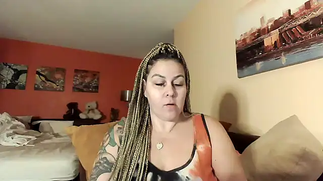 Snapshot of number1slut chatting on 12.28.24 number1slut online show from 12.28.24