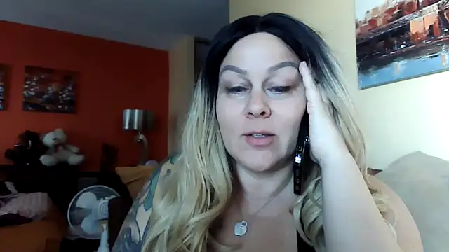 Snapshot of number1slut chatting on 01.14.25 number1slut online show from 01.14.25