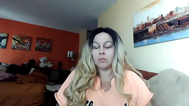 Snapshot of number1slut chatting on 01.24.25 number1slut online show from 01.24.25