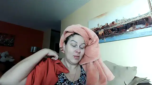 Snapshot of number1slut chatting on 01.28.25 number1slut online show from 01.28.25