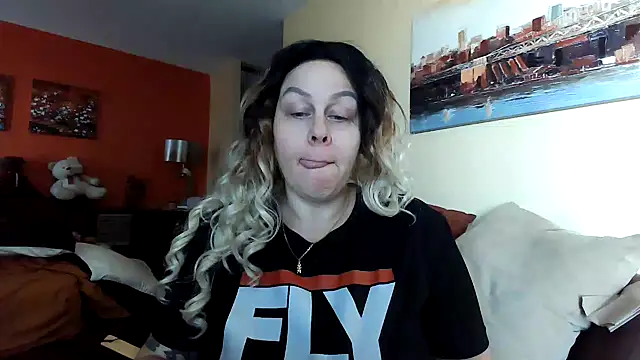 Snapshot of number1slut chatting on 01.29.25 number1slut online show from 01.29.25
