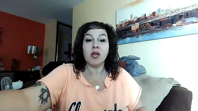 Snapshot of number1slut chatting on 02.18.25 number1slut online show from 02.18.25