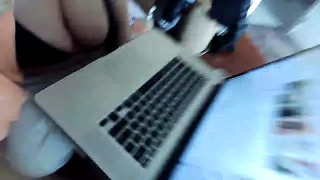 Snapshot of number1slut chatting on 03.05.25 number1slut online show from 03.05.25