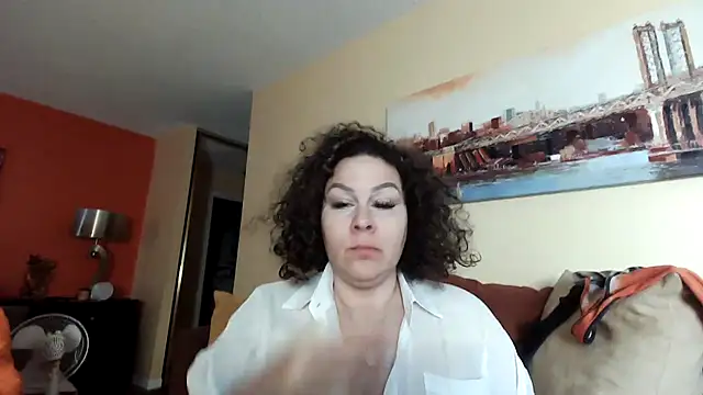 Snapshot of number1slut chatting on 03.19.25 number1slut online show from 03.19.25