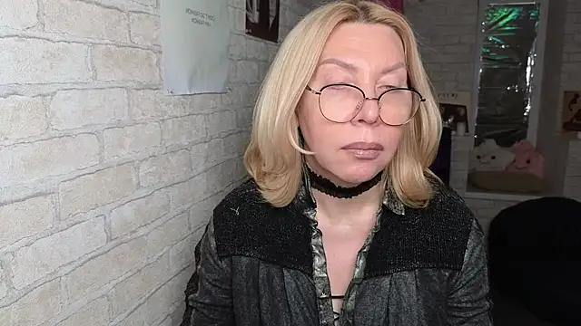 Wendy Waves online show from 10.02.25