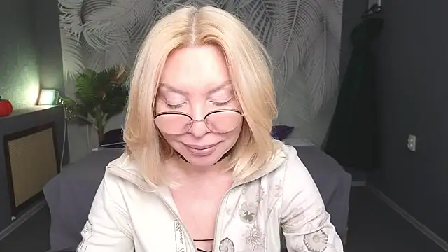 Wendy Waves online show from 11.20.25