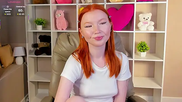 Snapshot of Anna_Patterson chatting on 09.28.25 Anna Patterson online show from 09.28.25