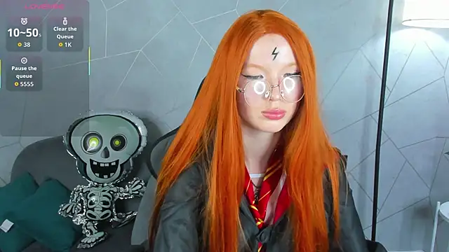 Snapshot of Anna_Patterson chatting on 10.28.25 Anna Patterson online show from 10.28.25