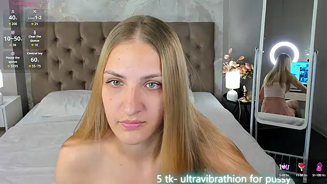 Snapshot of Luna_Vibee chatting on 09.18.25 Luna Vibee online show from 09.18.25