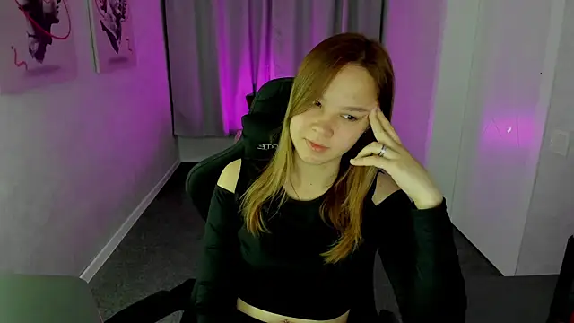 Snapshot of Lori_Blossom chatting on 09.23.25 Lori Blossom online show from 09.23.25