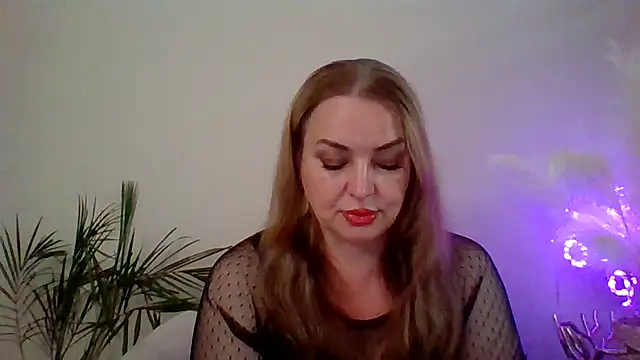 Eshavira online show from 09.20.25