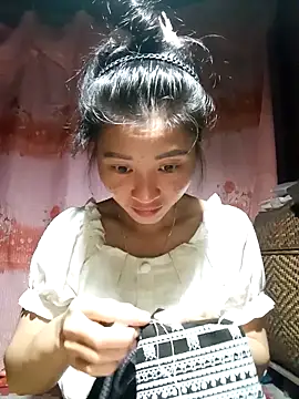 Snapshot of Phuongphuongg chatting on 09.27.25 Phuongphuongg online show from 09.27.25
