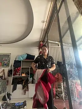 Snapshot of Nhung584 chatting on 09.15.25 Nhung584 online show from 09.15.25