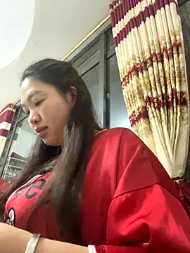 Snapshot of Nhung584 chatting on 10.08.25 Nhung584 online show from 10.08.25