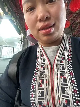 Snapshot of Nhung584 chatting on 10.09.25 Nhung584 online show from 10.09.25