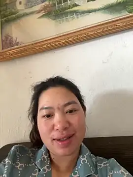 Snapshot of Nhung584 chatting on 10.12.25 Nhung584 online show from 10.12.25