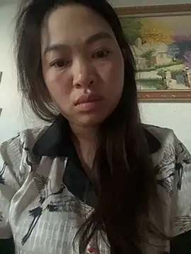 Snapshot of Nhung584 chatting on 10.16.25 Nhung584 online show from 10.16.25