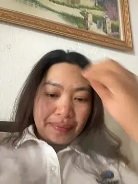 Snapshot of Nhung584 chatting on 11.06.25 Nhung584 online show from 11.06.25